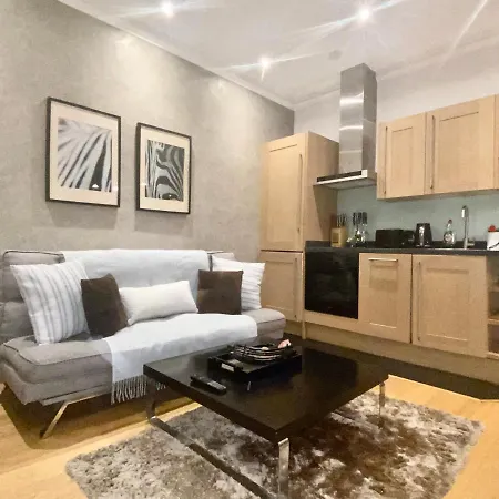 Luxury Apartment In Central London, Mida Vale